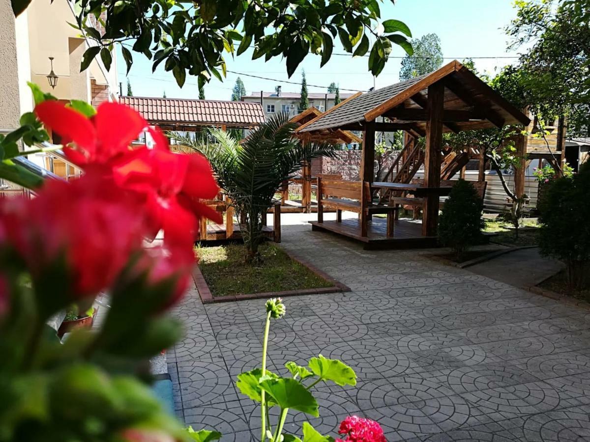Runo Guest House ガグラ エクステリア 写真